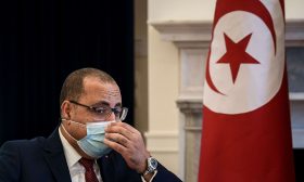 هاشتاغ “وينو المشيشي” يتصدر مواقع التواصل.. وتونسيون يطالبون بالكشف عن مصير رئيس الحكومة المُقال- (تغريدات)