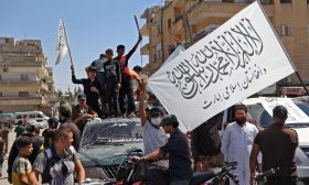 مسؤول في طالبان: الحركة وأمريكا تهدفان إلى تسليم مطار كابول على وجه السرعة