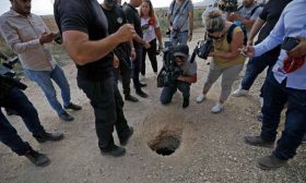 6 أسرى فلسطينيين ينجحون في الهروب من سجن إسرائيلي عبر نفق- (فيديوهات وصور)