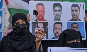 الفصائل تدعو لـ”جمعة الحرية” إسنادًا للأسرى.. وإسرائيل تدفع بتعزيزات عسكرية