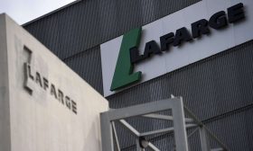 القضاء الفرنسي يتهم موظفا أردنيا سابقا في مصنع لافارج في سوريا بـ”تمويل الإرهاب”