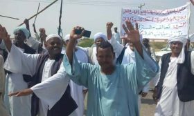 شرق السودان: قبائل البجا تغلق ميناء ومصرفا… ولجان المقاومة تهدد بالحسم