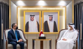 وزير الخارجية القطري يتسلم أوراق اعتماد السفير المصري في الدوحة