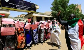 أمريكا وبريطانيا والنرويج تطالب بإنهاء حصار موانئ شرق السودان