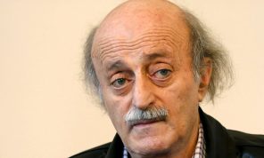 انزعاج حزب الله من جنبلاط يُترجم باتهامات بـ”تقديم أوراق اعتماده للرياض”