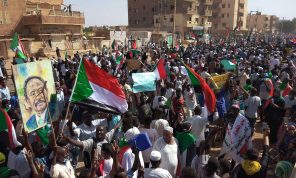 المبعوث الأممي إلى السودان لـ”القدس العربي”: حمدوك ليس حرا والمظاهرات كانت حاشدة وخاصة في الخرطوم