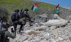 نتنياهو يتفاخر ويتوعد بهدم الكثير من المنازل في مناطق “ج”.. وتحذيرات فلسطينية من التحريض على هدم الخان الأحمر