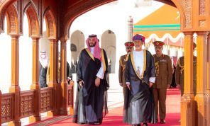 افتتاح أول طريق بري بين السعودية وسلطنة عُمان