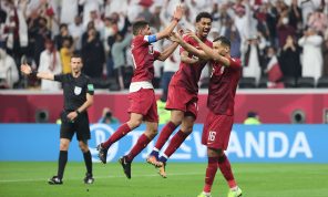 قطر تقسو على الإمارات بخماسية نظيفة في كأس العرب وتضمن تأهلها للدور نصف النهائي- (صور وفيديو)