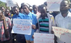 مقتل 14 سودانياً في صراعات قبلية… وتهديدات بإغلاق ميناء بورتسودان اليوم