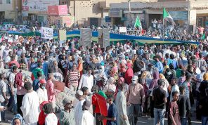 تظاهرات واعتصامات حاشدة رفضا للانقلاب في السودان