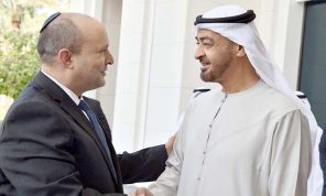 الشرق الأوسط و«الرقص في عرسين»