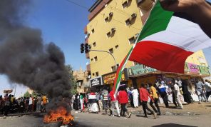 السودان.. مظاهرات في 4 مدن للمطالبة بالحكم المدني- (فيديو)