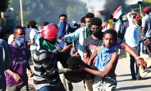 إلى أي إتجاه يمضي الحراك الثوري السوداني وما مستقبله في ظل قمع السلطات؟