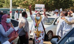 السودان: «ترهيب» للإعلام واختطاف معارضين وتجدد التظاهرات اليوم