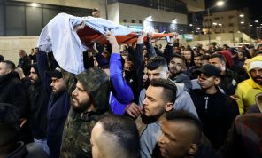 حالة غضب من جنين للقدس والطيبي يطالب بنقل مكتبه البرلماني إلى الشيخ جرّاح و جماهير حاشدة تشيّع جثمان فتى “هبّة رفض هدم المنازل”