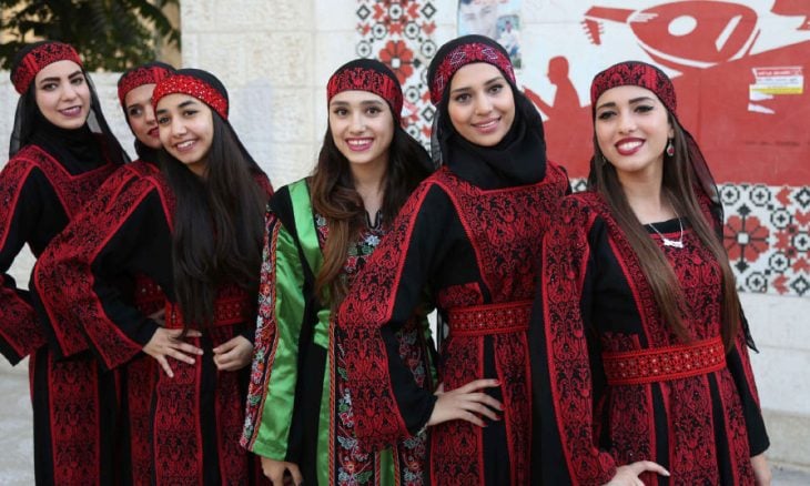 تاريخ يوم التراث الفلسطيني: الثوب الفلسطيني 
