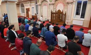واشنطن بوست: الغزو الروسي يضع مسلمي أوكرانيا أمام امتحان الولاء والهوية والدين