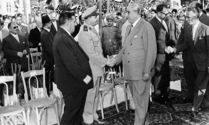 الرئيس الراحل شكري القوتلي خلال احتفال رسمي ( من موقع التاريخ السوري المعاصر)