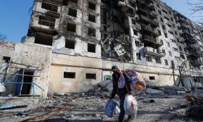 زيلينسكي: “عشرات الآلاف” قتلوا على الأرجح في ماريوبول