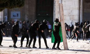 الاحتلال يفرج عن مئات المعتقلين في أحداث الأقصى.. ويمدد اعتقال العشرات