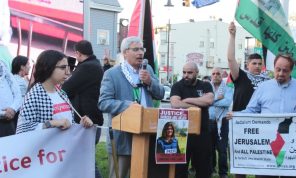 الجالية الفلسطينية في نيوجرسي الأمريكية تضيء الشموع تكريما لروح الشهيدة شيرين أبو عاقلة