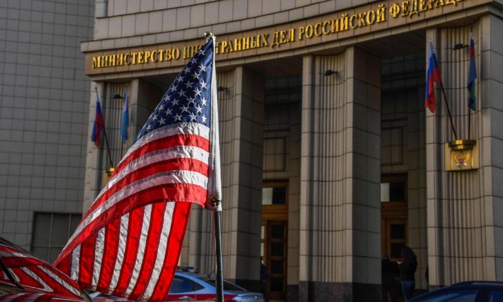 لماذا تحاول السفارة الأمريكية في موسكو إخفاء عنوانها على الإنترنت؟