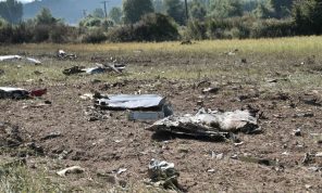 مقتل 8 أشخاص في تحطم طائرة شمالي اليونان.. والأردن ينفي أنه وجهتها النهائية- (فيديو وصور)
