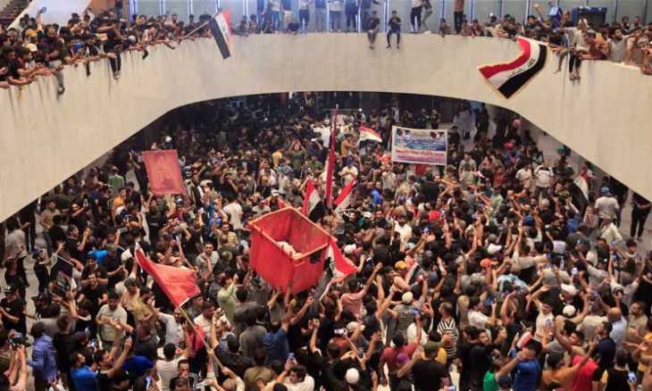 اقتحام البرلمان العراقي "رسالة تحذيرية" من الصدر للمالكي | القدس العربي