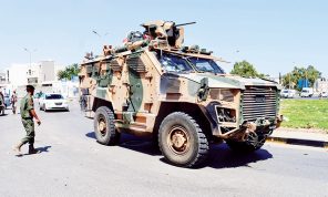 ليبيا: حديث عن توحيد المؤسسة العسكرية بينما تهريب السلاح مستمر