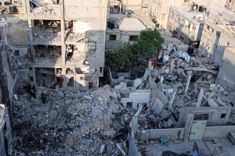 من اثار الدمار في غزة 1-25