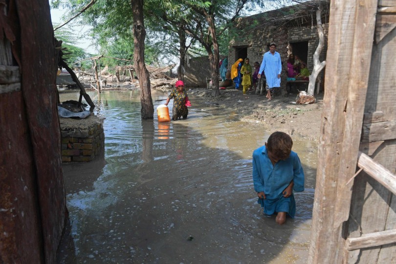الفيضانات تغمر “ثلث” باكستان 11-8