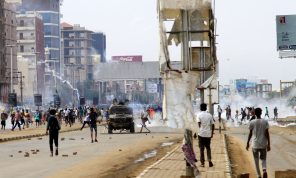 السودان: تظاهرات معارضة للانقلاب… وإضراب مرتقب ضد “سياسات الإفقار”