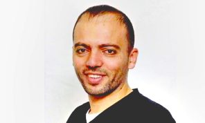سلطات الاحتلال تجمد قرار الاعتقال الإداري للمضرب خليل عواودة