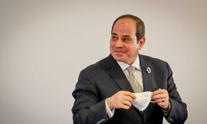 مصر: أزمة النظام والبحث عن أكباش فداء