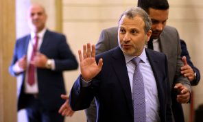 باسيل يرد بعنف على بري وجعجع “زعماء الميليشيات” ولا يوفّر ميقاتي