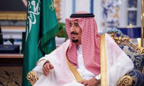 العاهل السعودي يتلقى دعوة من الرئيس الجزائري لحضور القمة العربية