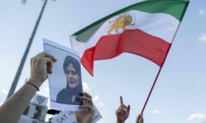 إيران: الطب الشرعي يقول إن مهسا أميني توفيت بسبب المرض وليس الضرب