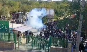 متظاهرون يحتشدون في أنحاء إيران مع دخول الاحتجاجات على وفاة شابة الأسبوع الثالث- (فيديوهات)