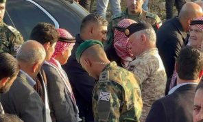 ماذا قيل للملك عبد الله أثناء زيارته لعزاء الدلابيح برفقة عمه الأمير الحسن؟- (فيديوهات)