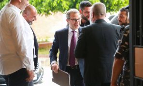 لقاء بين جنبلاط وباسيل تركز على الانتخابات الرئاسية وتوقيع وزير الدفاع