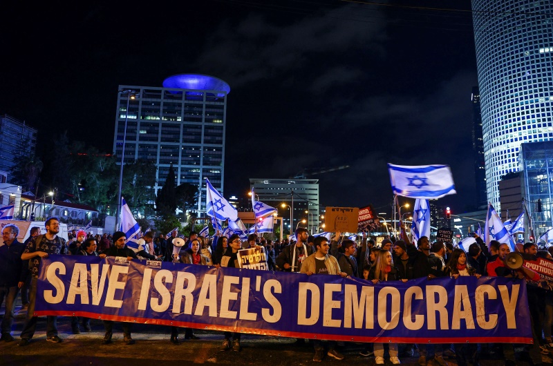 انقسام حاد بين الإسرائيليين بشأن تعديلات قانون القضاء