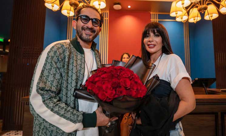 أحمد حلمي يدعم منى زكي بعد أزمة بوستر مسلسلها الجديد- (فيديو)