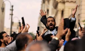 بينها إضراب سجن بدر وتظاهر المحامين.. 58 احتجاجا خلال 6 أشهر في مصر