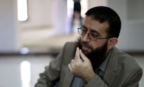 الأسيران عدنان وعمارنة يواصلان الإضراب في ظل وضع خطير