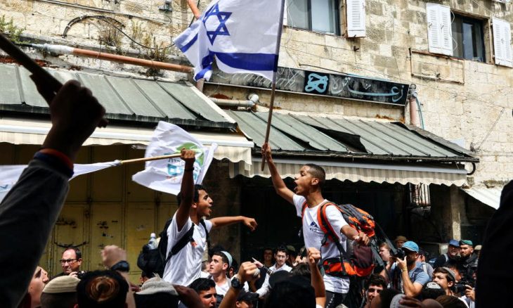 مسيرة العار".. عنصرية إسرائيلية و"غرس إصبع" في عين الفلسطينيين