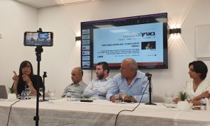 اللافتات وتسميات الشوارع في المدن التاريخية تهدف إلى طمس هويتها الفلسطينية