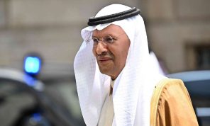 السعودية تعلن خفضا إضافيا في إنتاجها النفطي مقداره مليون برميل يوميا