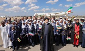 التايمز: إيران تدخل دائرة المنافسة في أفريقيا وتبدأ بالدول المحاصَرة بالعقوبات مثلها