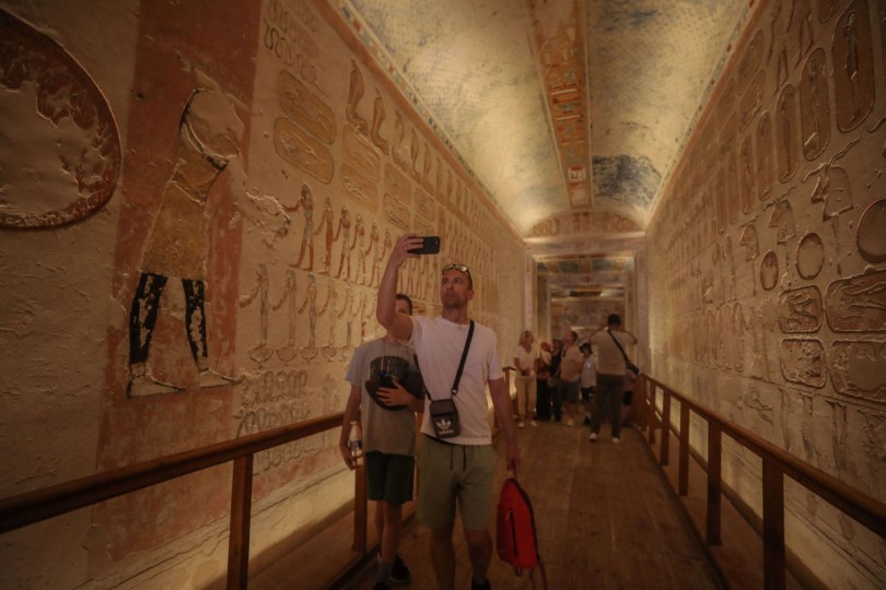 مقبرة رمسيس الرابع في الأقصر.. عبقرية فرعونية في وادي الملوك بمصر 11-9